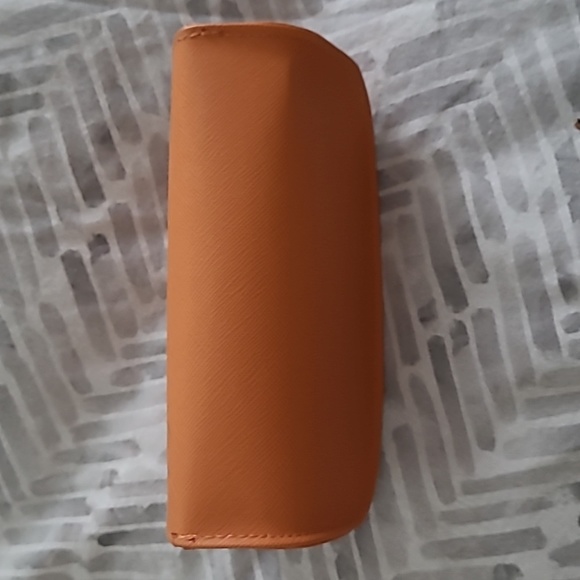 Tory Burch sunglass case & pouch - Picture 3 of 8